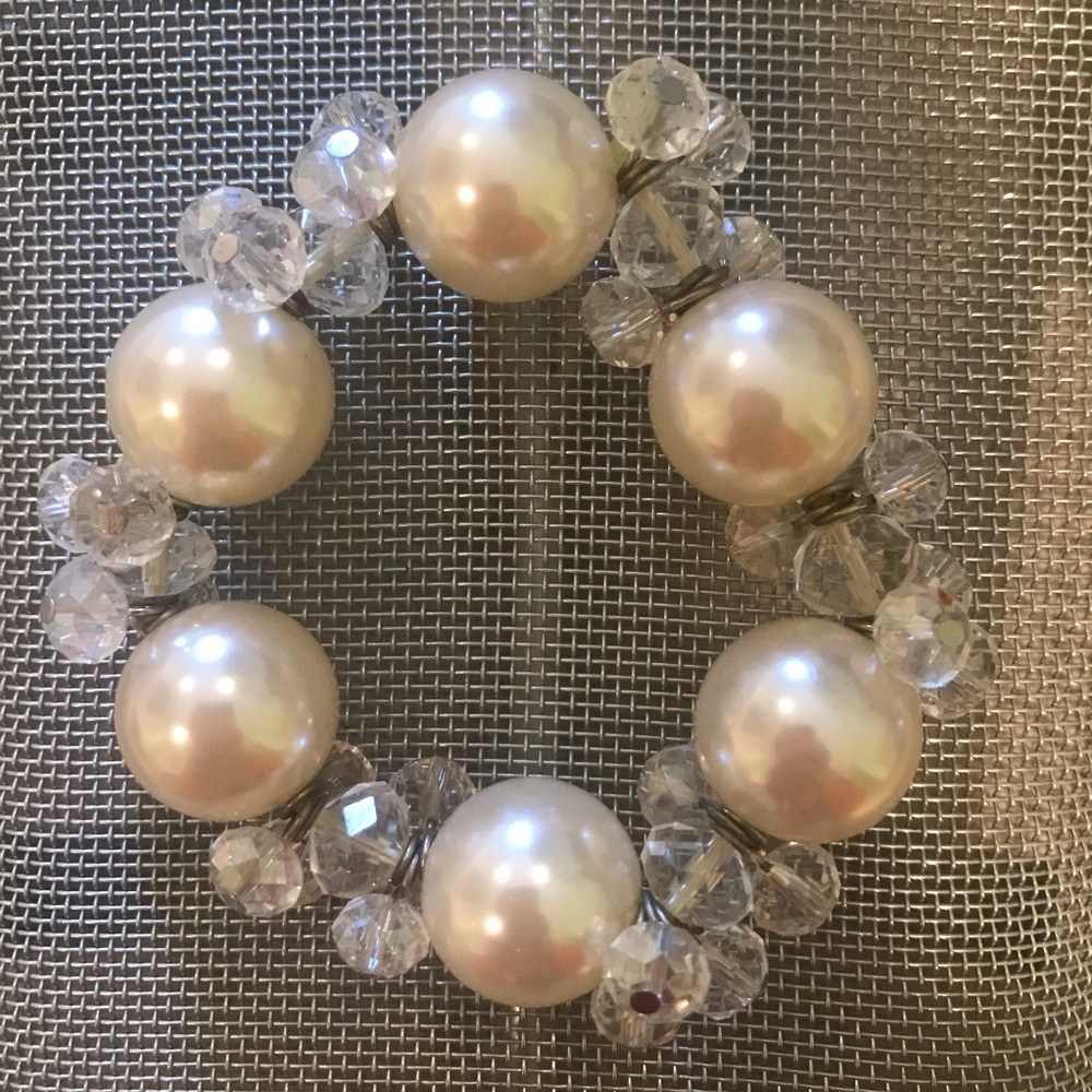Pearl and beaded bracelet